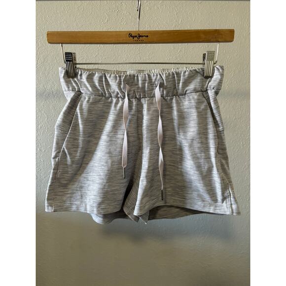 Lululemon On The Fly Shorts Grey Size 6 - Picture 1 of 5